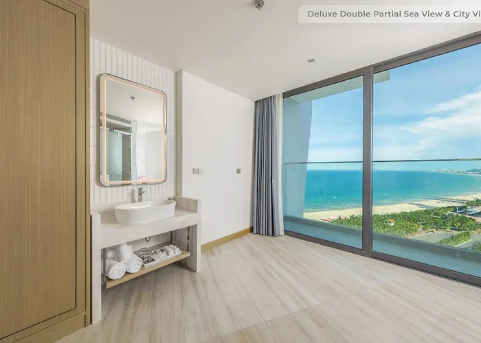 Awaken Da Nang Hotel